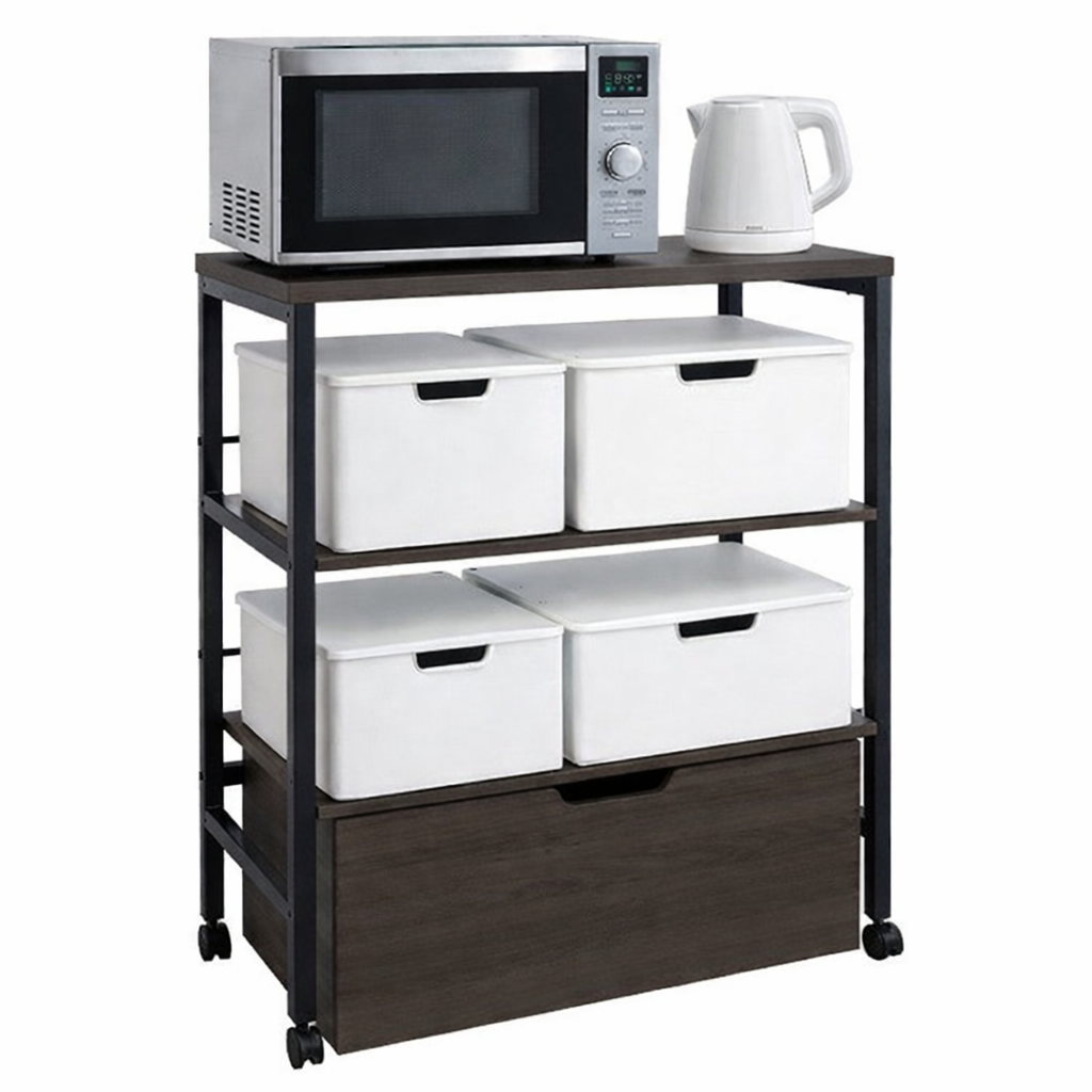 物がたくさん並んだキッチンラック