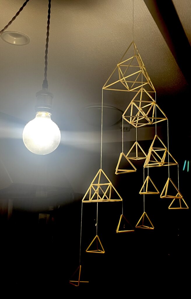 三角のヒンメリの画像