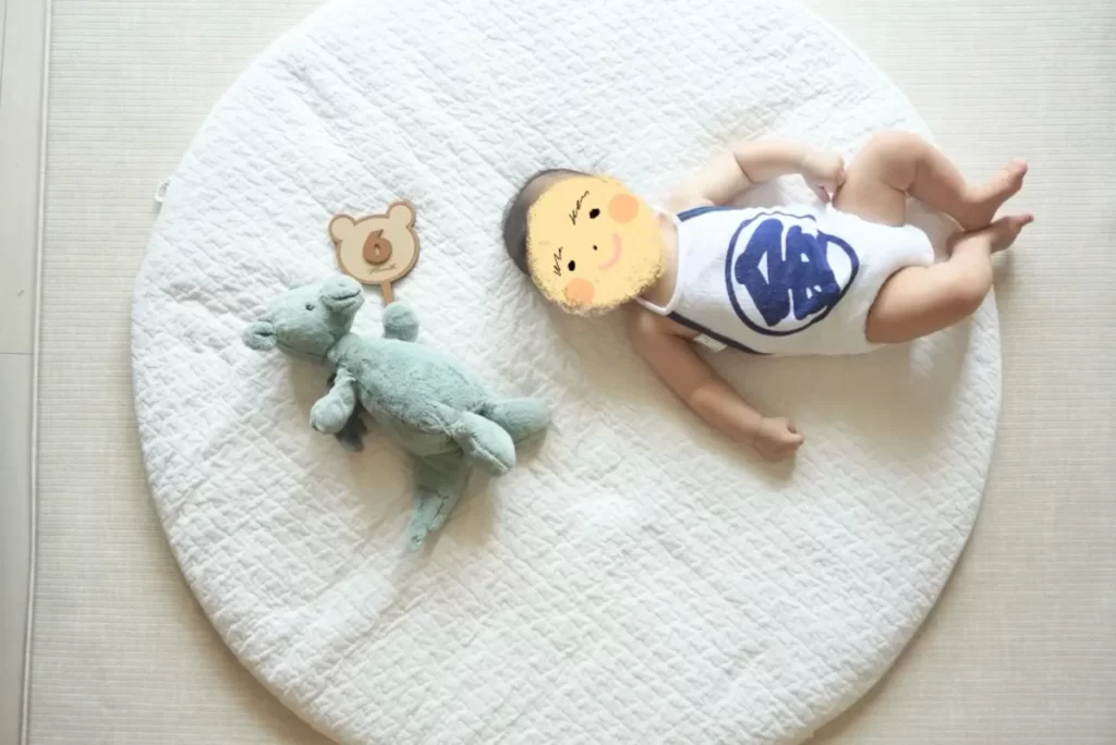 イブルサニーマットで赤ちゃんが寝ている様子