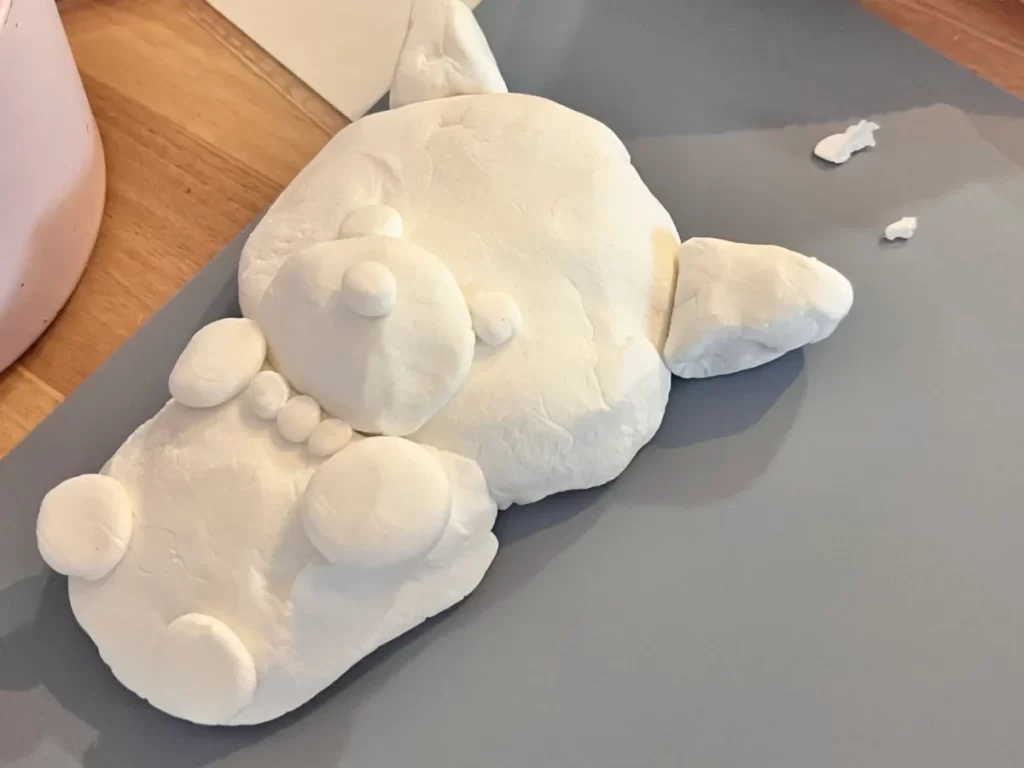 紙粘土で作った犬