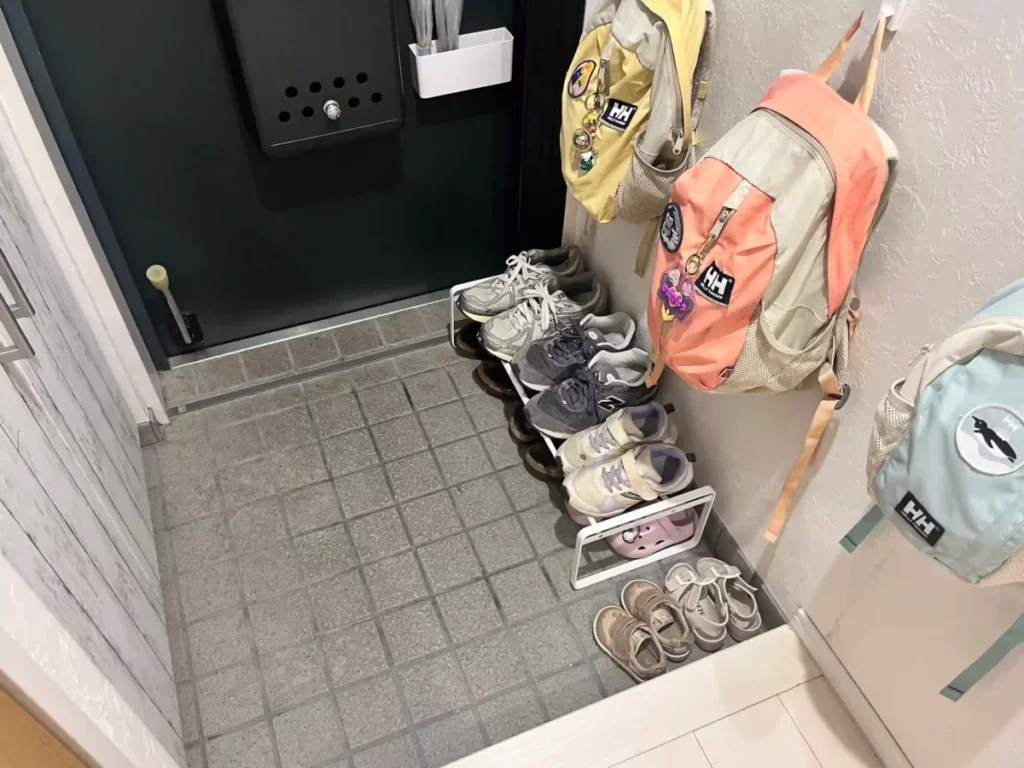 靴が整理されて整った玄関の写真