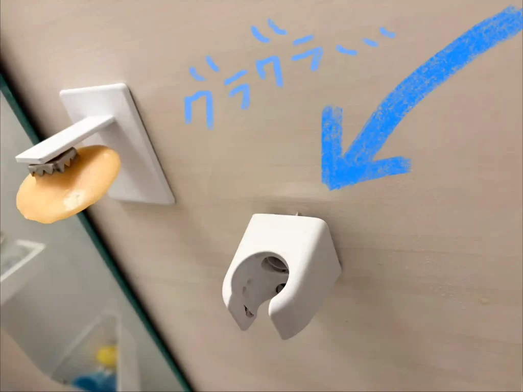 グラグラのシャワーフックの写真